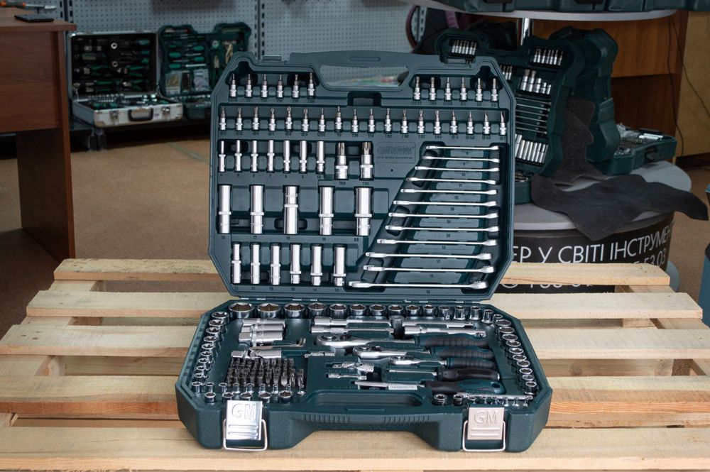 Набір інструментів GUT MEISTER 216 набор инструментов ключей головок