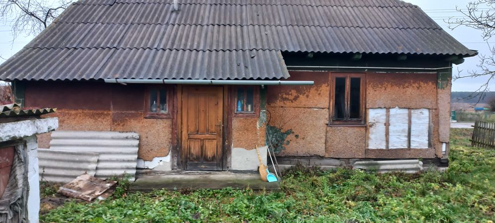 Будинок, земельна ділянка