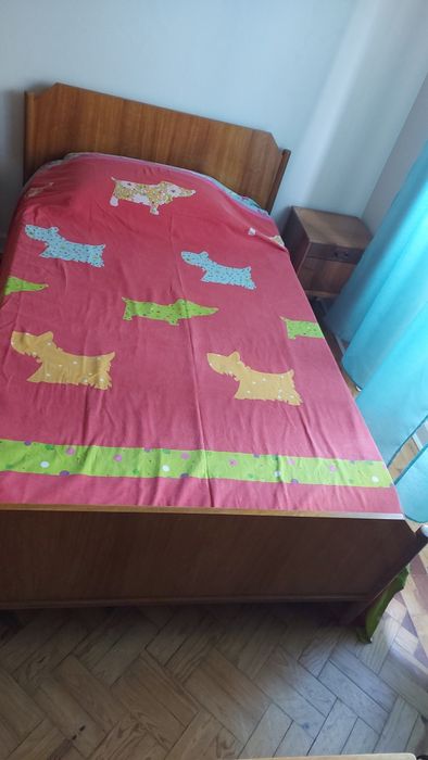 Cama de pinho maciço com colchão