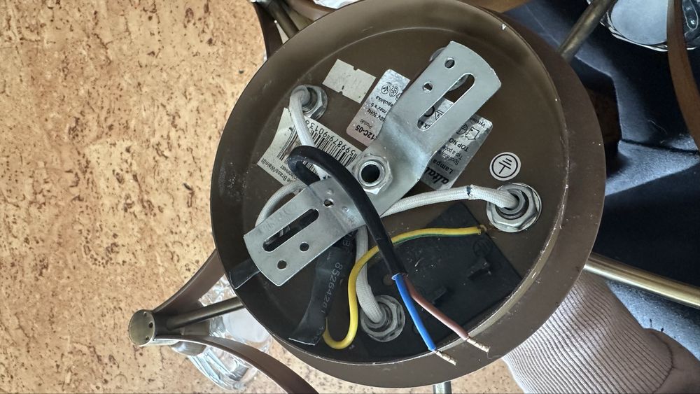 Потолочная люстра с 5 плафонами