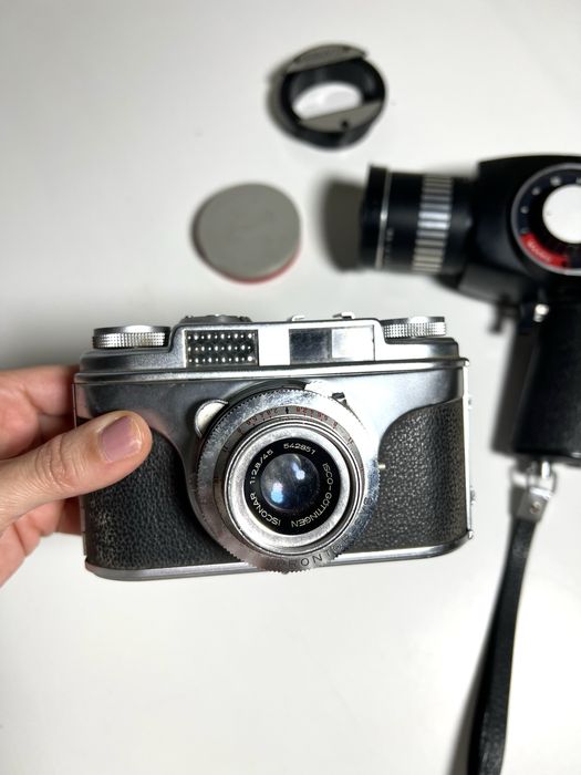 Câmera Agfa com lente “Isconar 2.8/45 Prontor-SVS”
