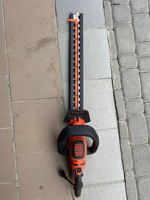Кущоріз електричний BLACK+DECKER BEHTS551
