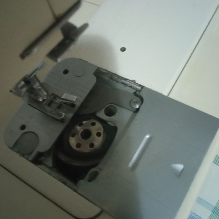 Швейна машинка Лучнік