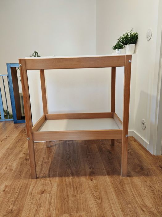 Muda fraldas IKEA bom estado