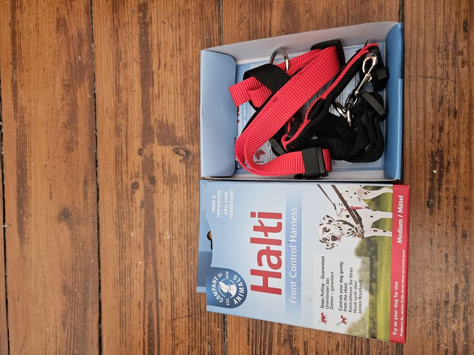 Peitoral "stop pulling" -Halti company of animals (tamanho M) ,Novo