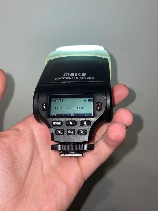Flash Meike Speedlite MK320