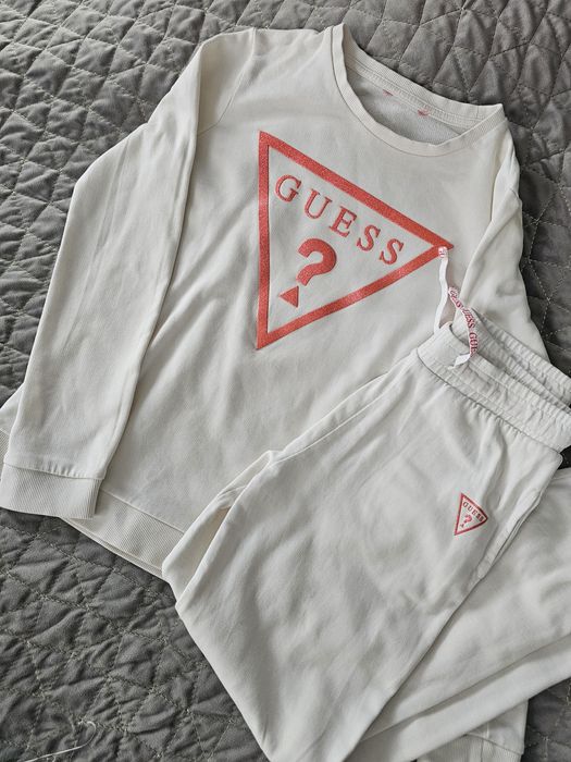 Dres Guess 146 152