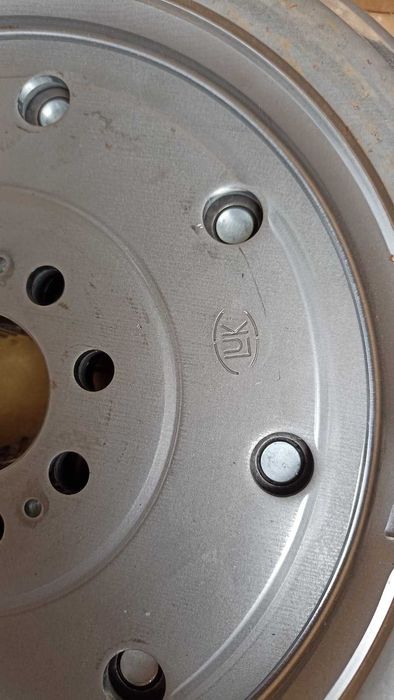 Двумасовий маховик 415089109 SKODA VW