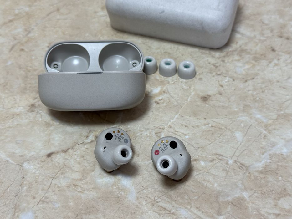 Продам Sony WF-1000XM4 Silver Оригінал
