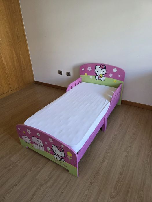 Cama Hello Kitty com colchão