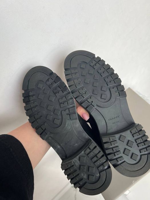 Нові шкіряні черевики Gant