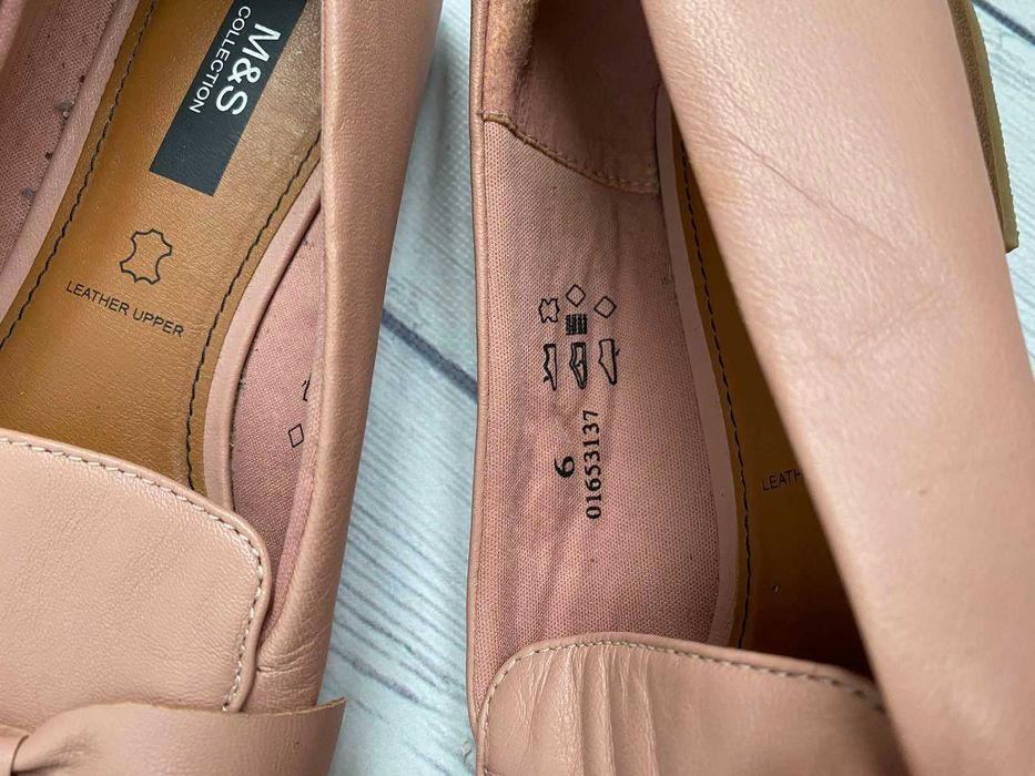 Кожаные женские туфли, лоферы M&S 39 размер (6)по стельке 25 см мах