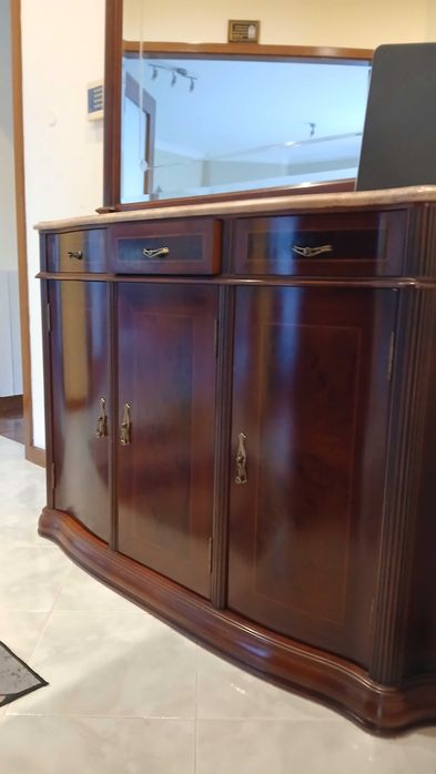 Móvel de entrada com espelho e arrumação (sapateira)