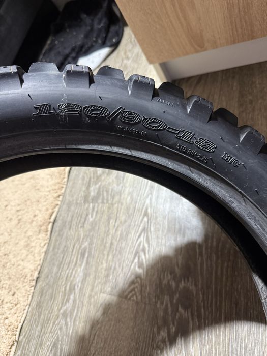 Продам резину эндуро 120/90 18