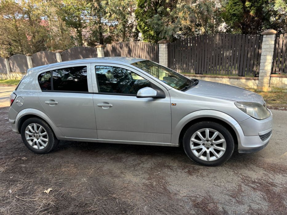 Opel Astra H 1.4 lpg. 2005 rok