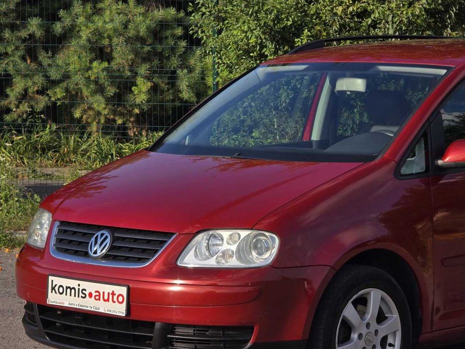 Продам Volkswagen Touran 2003. Можна в розстрочку, під викуп.