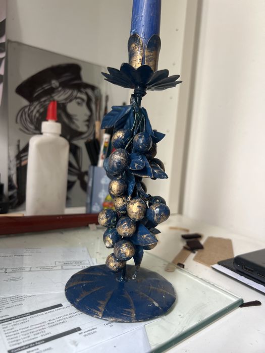 Castiçais com velas novos