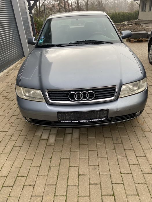 Audi A4 Sedan 1.6 benzyna