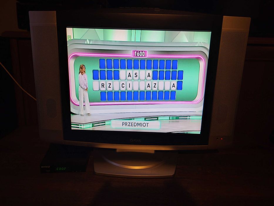 Tv 24 cale , dekoder dvbt2 hevc