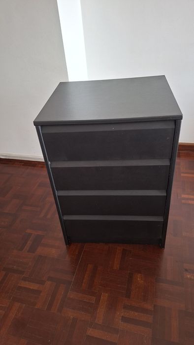 Móvel com gavetas Ikea