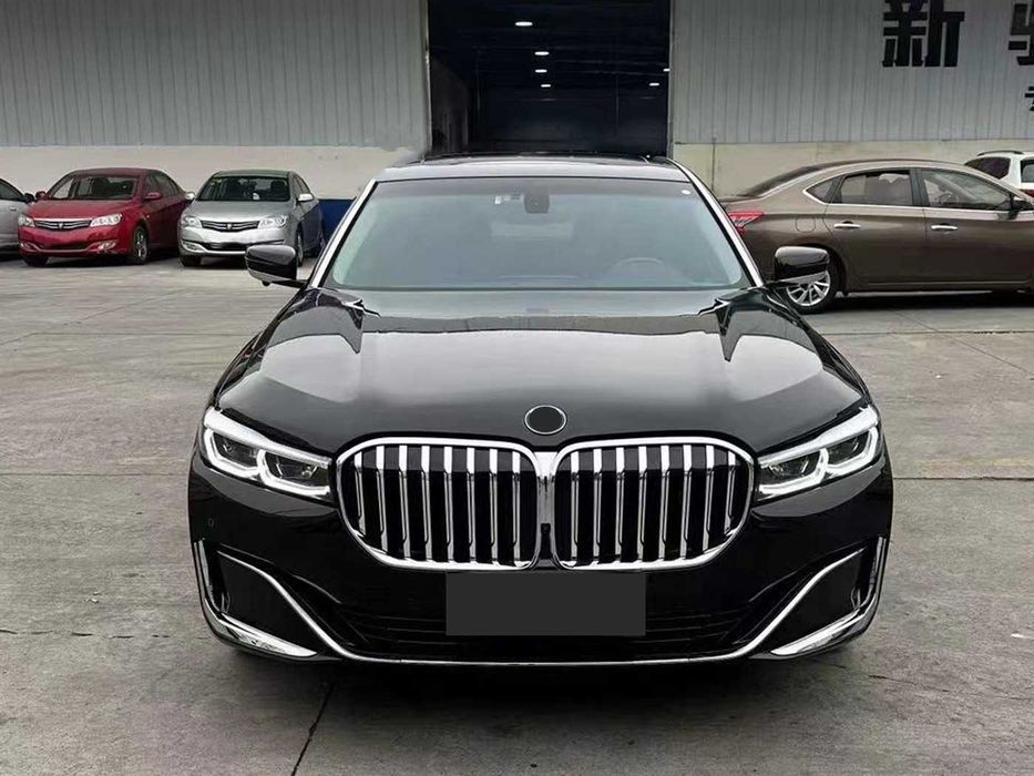 Комплект в стиле Executive 2020+ для BMW 7 кузов G11-G12 2015-2019
