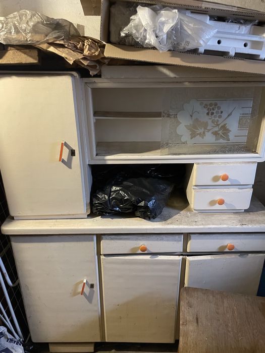 Stara komoda kuchenna