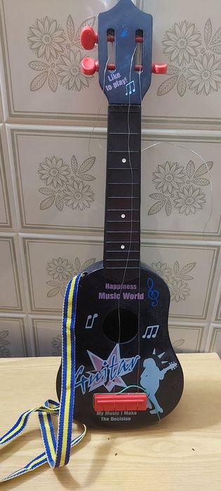 Гитара детская продам