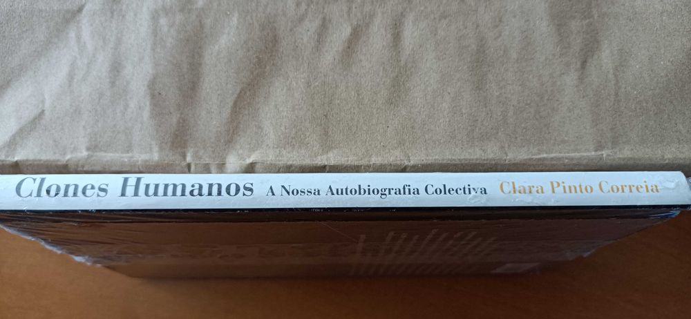 Livro "Clones Humanos" (embalado)