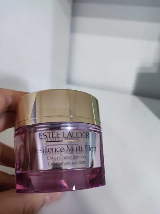 Estee Lauder Resilience Multi-Effect krem z olejkiem