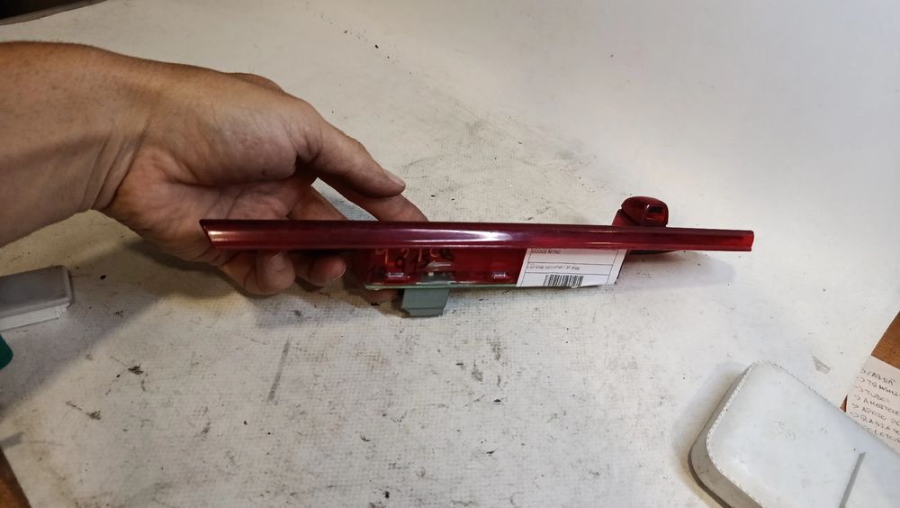 Luz stop adicional / 3º stop DODGE NITRO