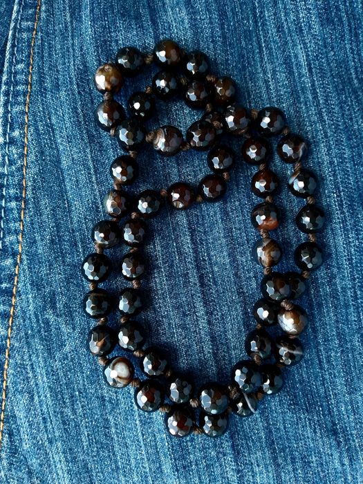 Бусы из натуральных камней