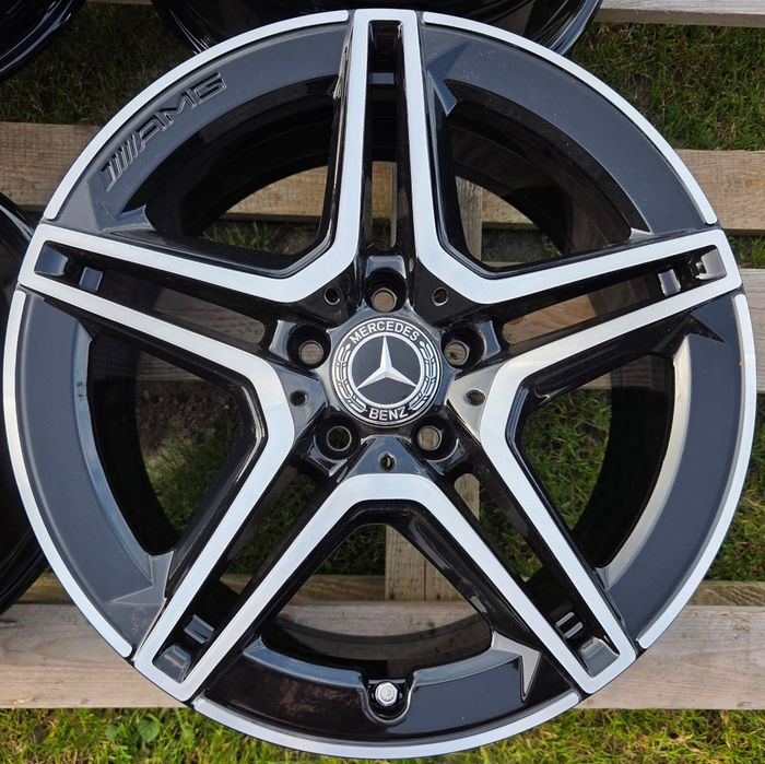 Felgi Oryginał Mercedes AMG A B CLA 7,5Jx18 ET49 5x112