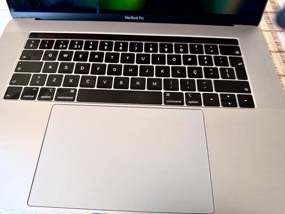 MacBook Pro 15 polegadas Intel Core I7 - 16GB SDRAM - SSD 512 GB