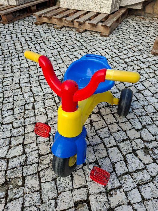 Triciclo de criança