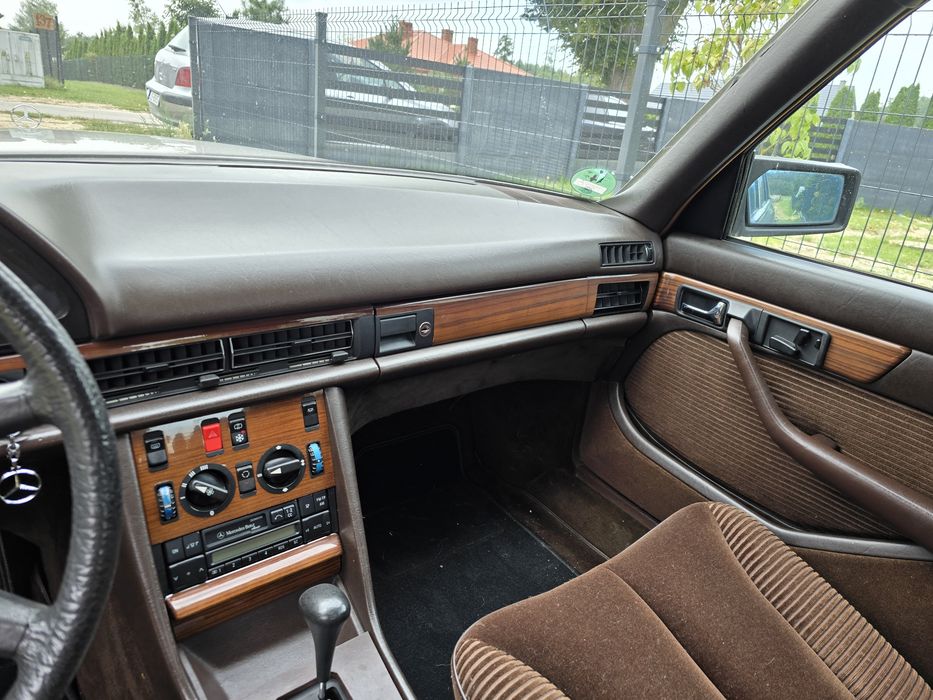 Mercedes W 126 300 SE