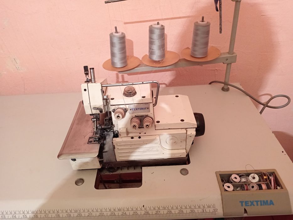 Продам оверлок Техтіма