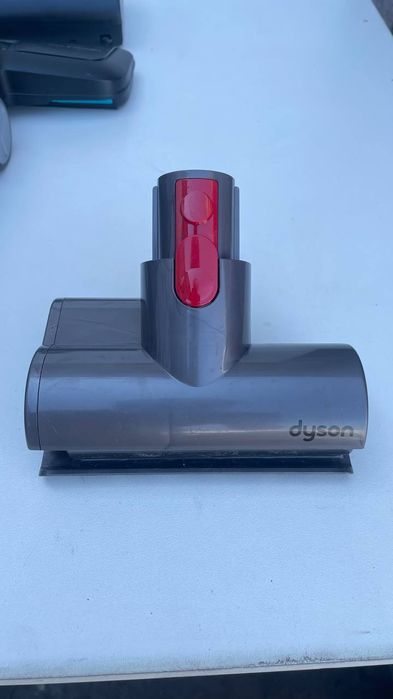 Турбощітка та настінний тримач для пилососа дайсон dyson