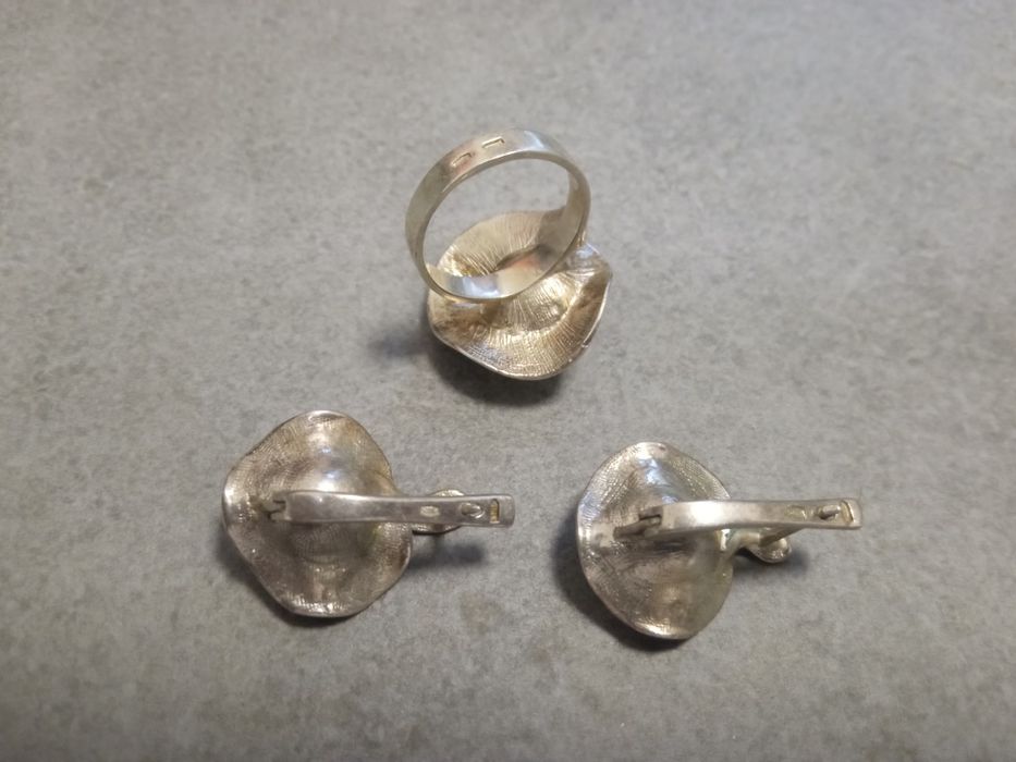 16гр Каблучка 17.0, сережки з натуральними перлами