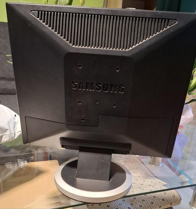 Monitor Samsung 730bf