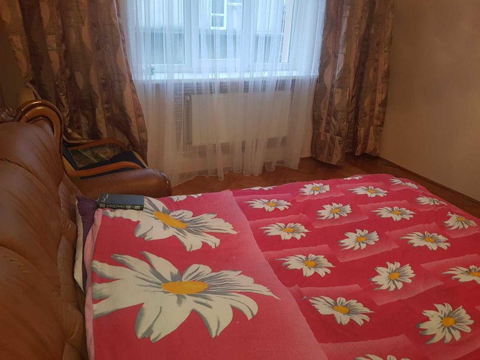 кімната у 4-х кімнатному будинку, м. Кам'янка-Бузька