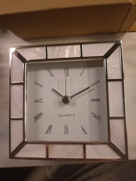 Zara home zegar w kolorze srebrnym i kości sloniowej
