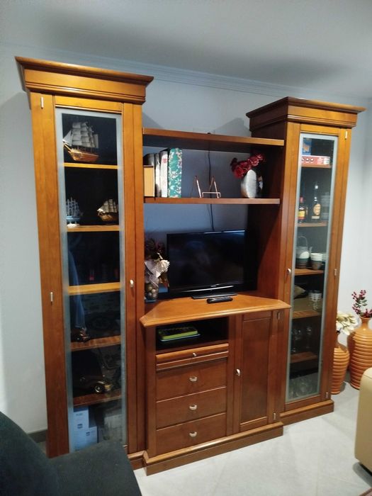 Móvel de sala em boa conservação