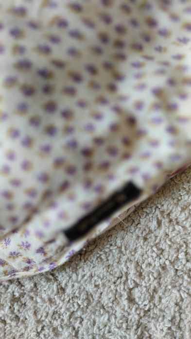 Écharpe reversível com motivos florais da Massimo Dutti