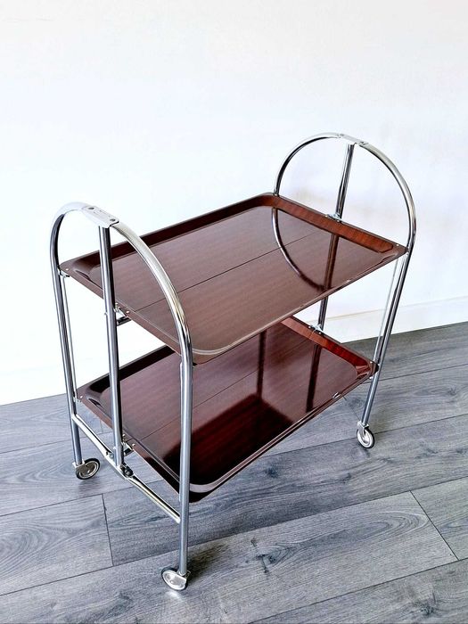 Carrinho de apoio dobrável vintage. Vintage folding trolley