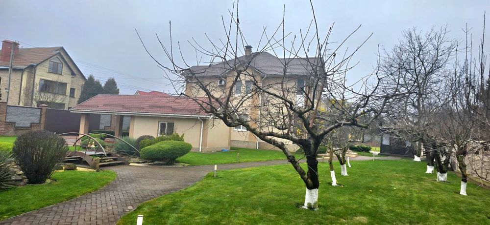 без комісії с.Чайки поруч з Києвом сучасний котедж