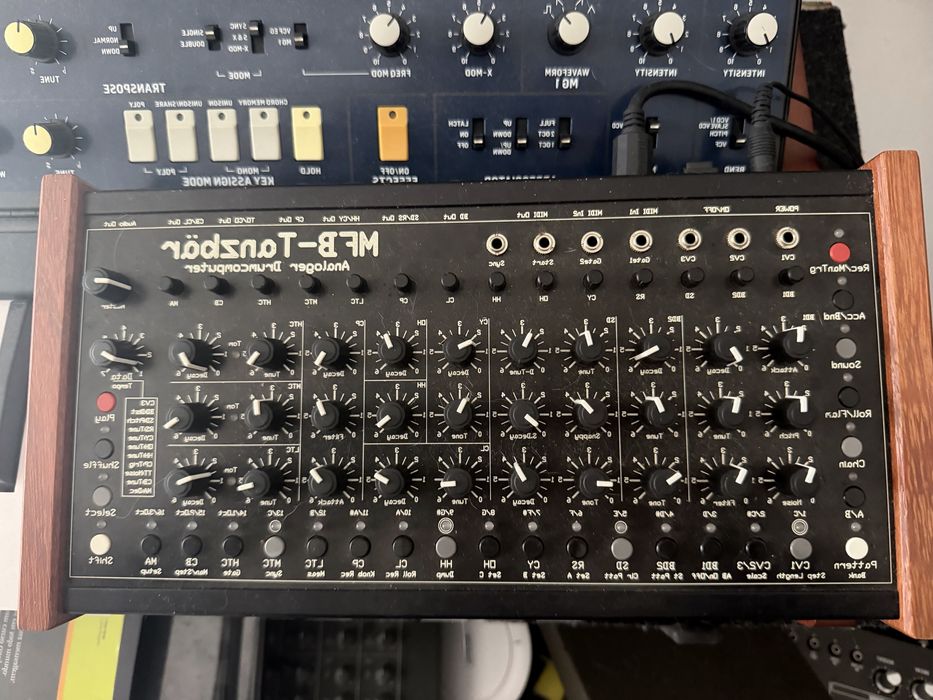 MFB Tanzbar - Analoger Drumcomputer