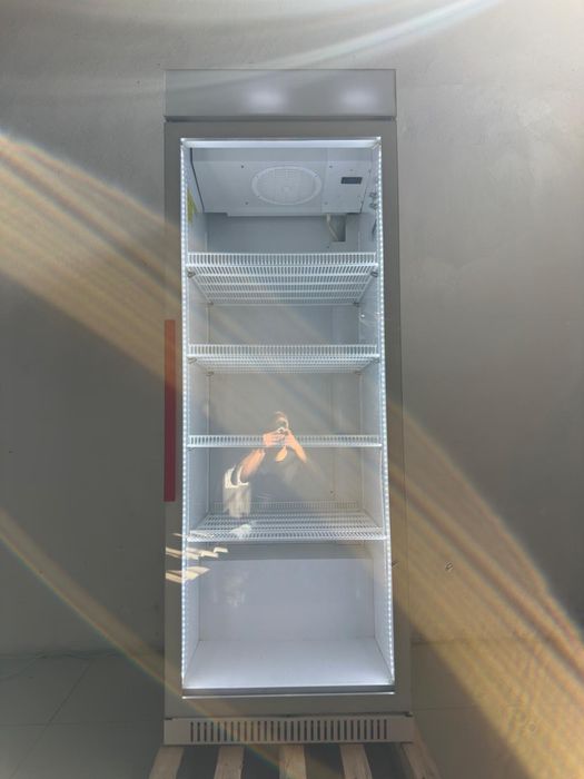 Szeroka chlodziarka  witryna Ubc 75 cm 600 l na blachy kosze gn