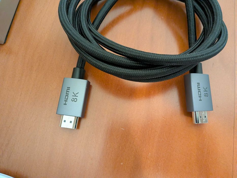 PS5 usada Slim 1 TB + Comando + Cabo HDMI 8K