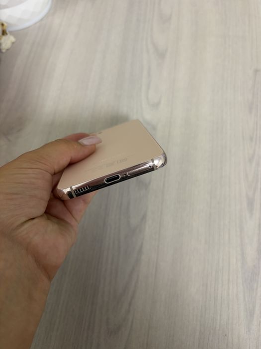 Телефон Samsung s 22