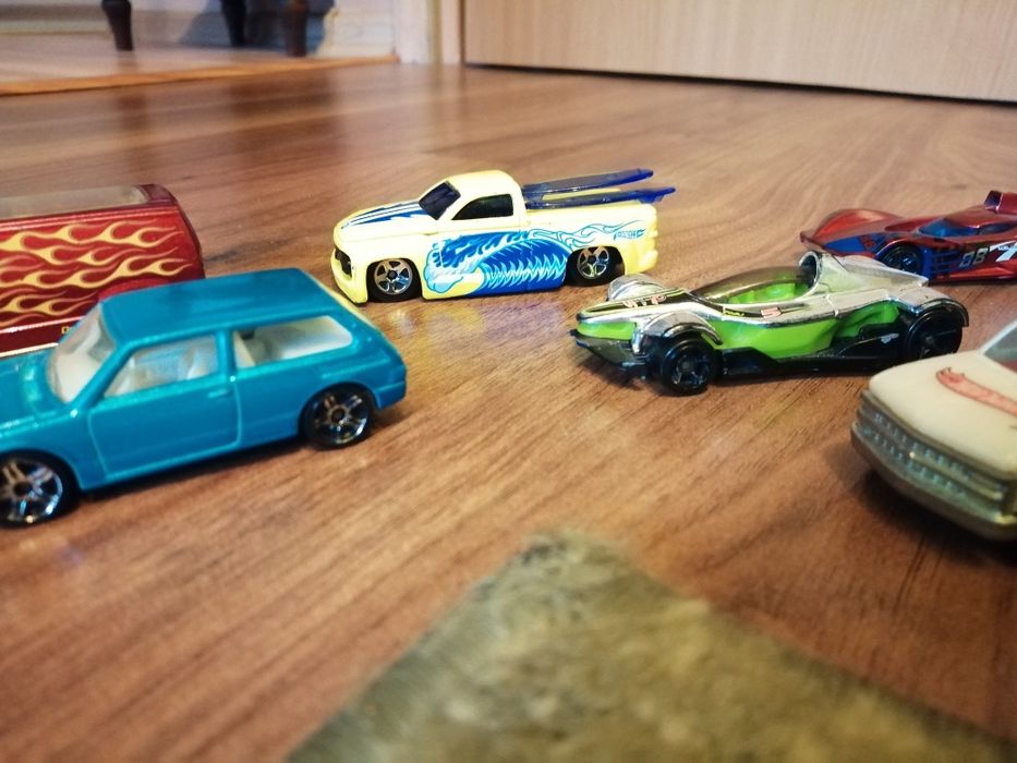 9 aut i helikopter hot wheels